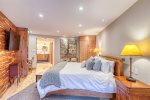 2bd View Master Bedroom with King Bed en-suite Bathroom